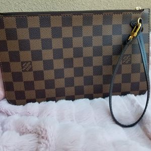 Louis vuitton neverfull pouch/pouchette